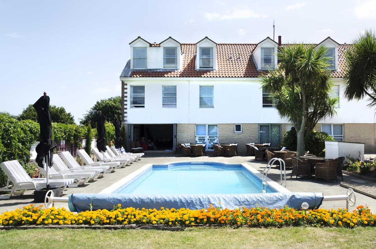 Beachcombers Hotel Grouville Luaran gambar